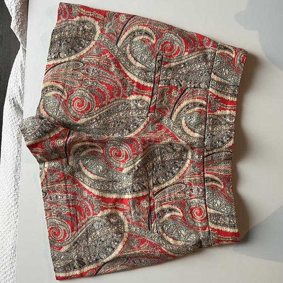 Shorts - Picture 2 of 3